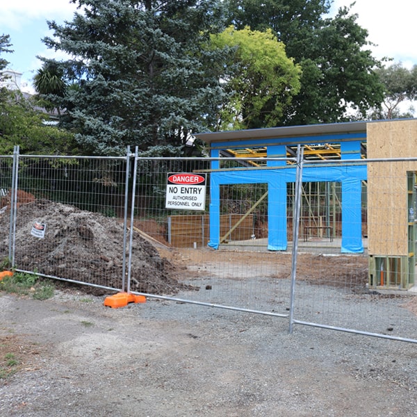 do you deliver and install temporary fencing and what's the cost for this in Lake Waynoka OH